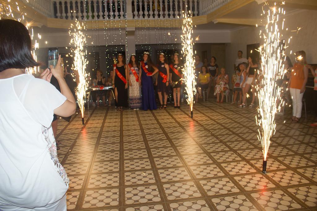 Sunrise Hotel Kobuleti ภายนอก รูปภาพ